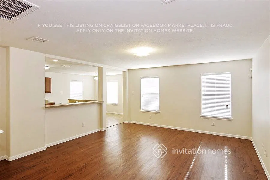 8639 Chaletford Dr Houston, TX 77044 — Photo 4