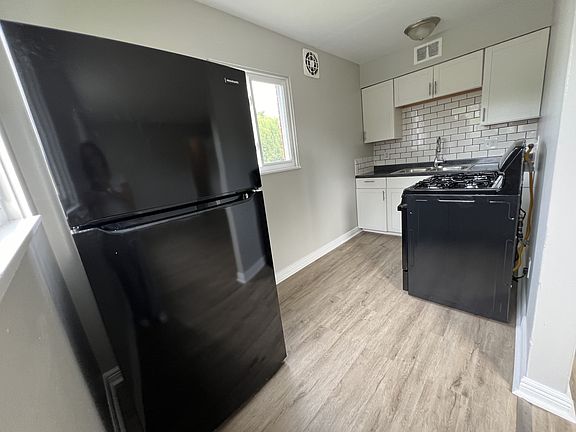 2nd image of 2174 Sullivant Ave #10603367