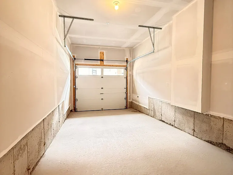 660 Colborne St W #140 — Photo 27