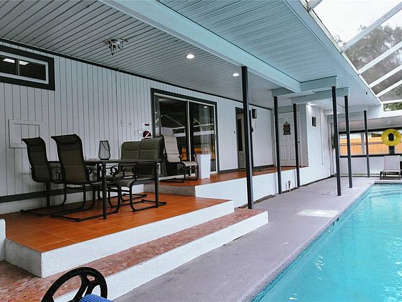 5th image of 111 OAK LEE DRIVE