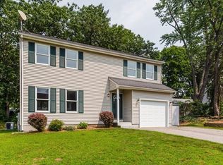 15 Lemnos Ln, Springfield, MA 01119