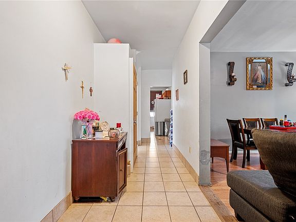 5th image of 238 Shadyhill Rd