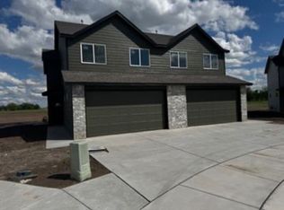 743 E Briarbrook Ct, Valley Center, KS 67147