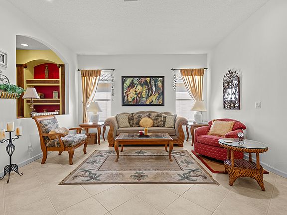 3rd image of 333 NW Springview Loop