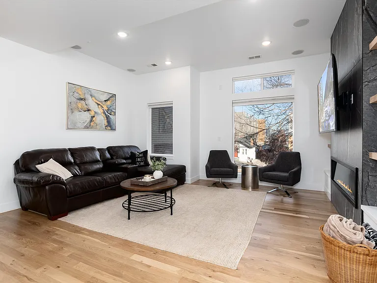 1733 Grove St #4 — Photo 4
