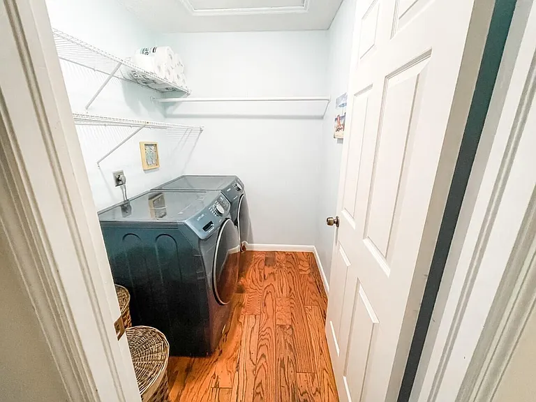 25 Lexington Ln W #E — Photo 19