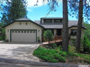 11387 Lower Circle Dr, Grass Valley, CA 95949