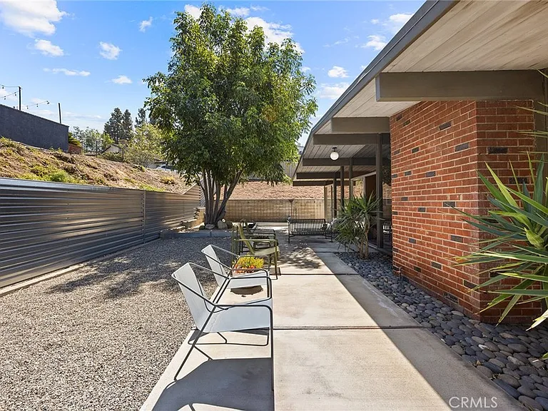 1131 N Encanto St — Photo 16