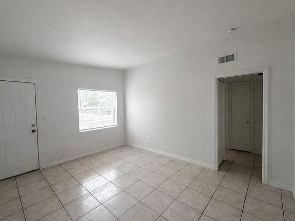 2nd image of 1624 Queensway Rd