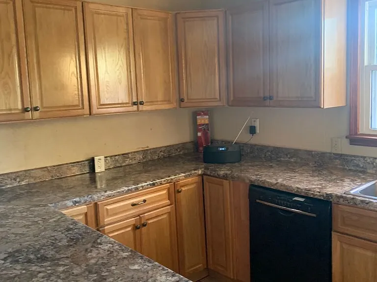 165 Greyland Dr — Photo 4