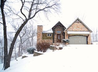 1985 High View Cir, Coralville, IA 52241