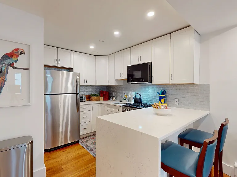 36 Montgomery St — Photo 3