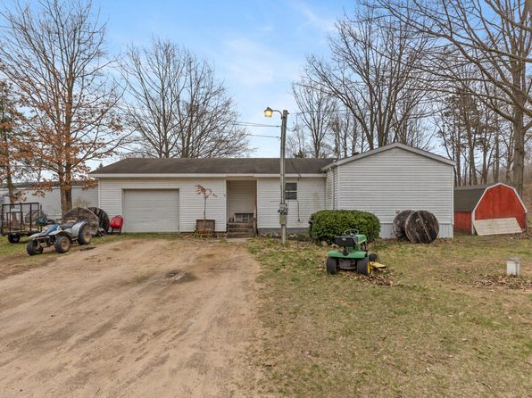 16788 David Ct, Mecosta, MI 49332