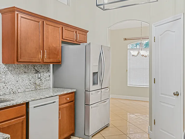 774 Princeton Dr — Photo 16