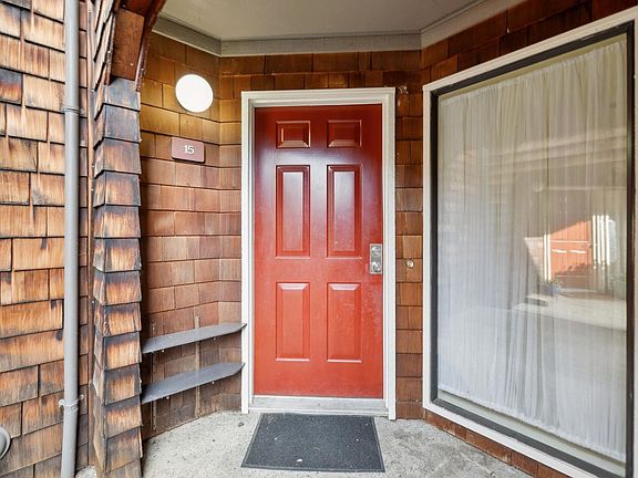 2nd image of 15 Peter Coutts Cir