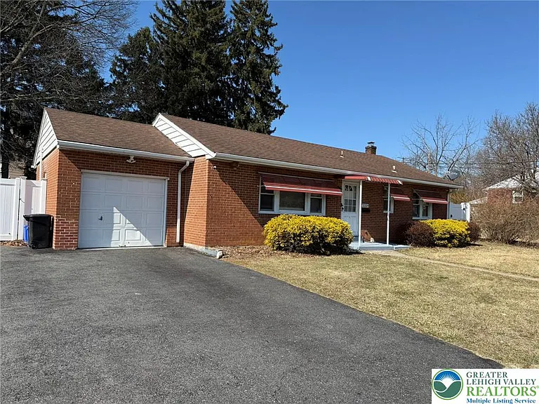 2229 Rodgers St — Photo 1