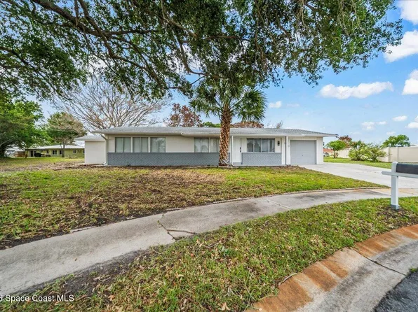 866 Vance Cir NE, Palm Bay, FL 32905