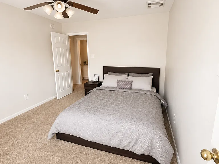 12915 Meadow Springs Dr — Photo 20