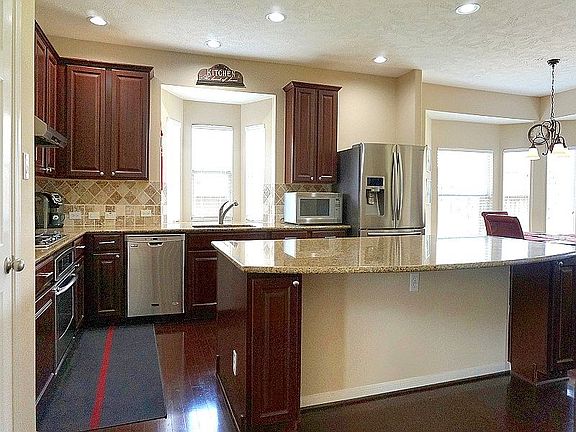 4th image of 11326 Wooded Creek Ln