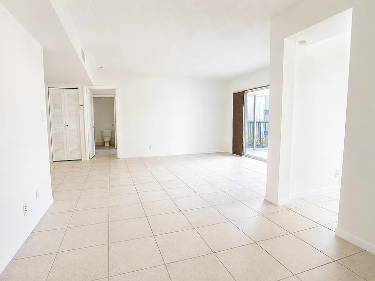 5910 Morningstar Cir #202 — Photo 6