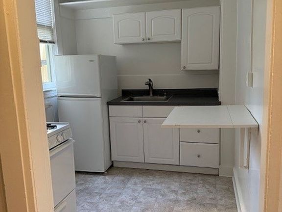 2nd image of 1040 Mason St #403