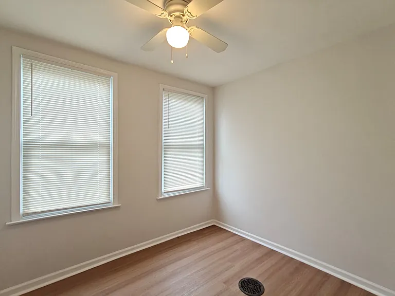 4441 N Chadwick St — Photo 2