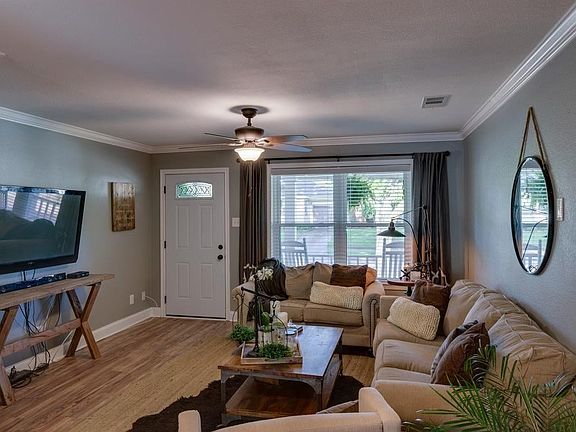 5th image of 2713 Holm Dr