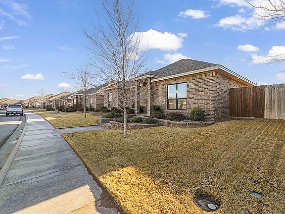 2nd image of 4411 Heritage Oaks Dr