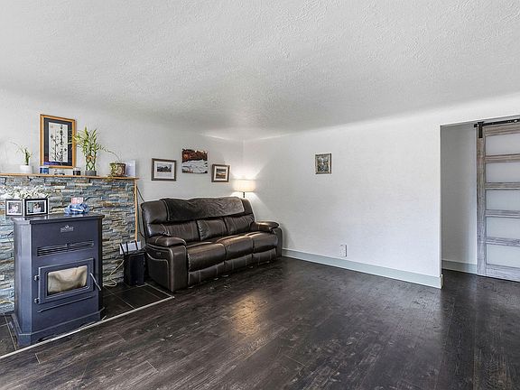 5th image of 74 SE 11th St