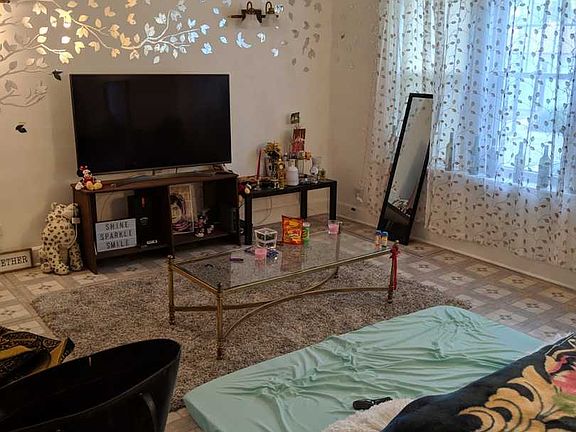 3rd image of 2611 W Arthur Ave Unit 1
