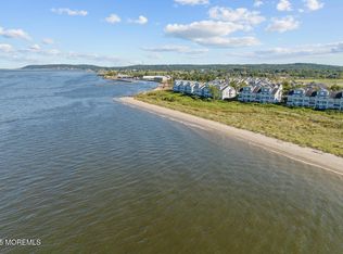10 Golden Eye Ln, Port Monmouth, NJ