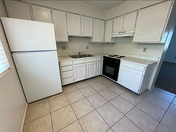 4th image of 109 S 100 E #7