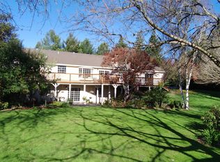 4180 Meadow View Ln, Hydesville, CA 95547