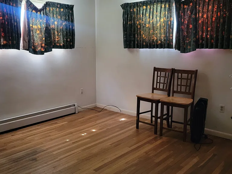 1350 Wingate Ave — Photo 6