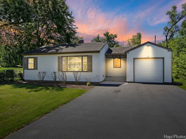 705 Oriole Trl, McHenry, IL 60051