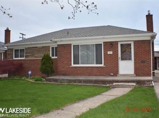 24534 Raven Ave, Eastpointe, MI 48021
