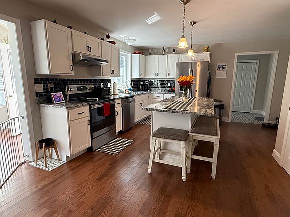 3rd image of 87 Bentley Way