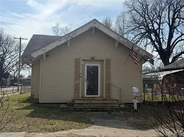 410 E 8th St, Caruthersville, MO 63830