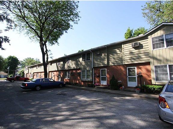 3rd image of 286 Mentor Ave APT 4