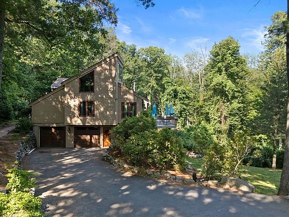 4th image of 7 Hilltop Ln