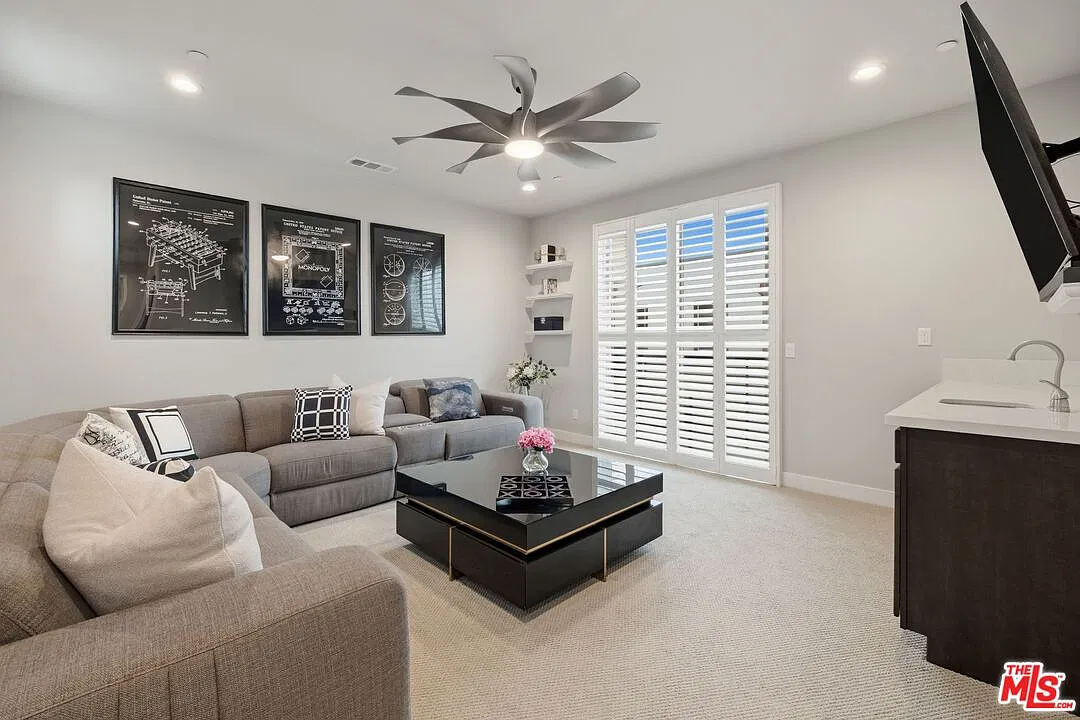 4 bed, 4.0 bath, 2234 sqft, $5,995 — Photo 4