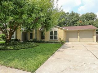 1207 Piney Woods Dr, Friendswood, TX 77546