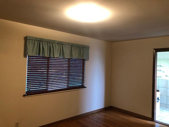 4th image of 1155 Miller Ave