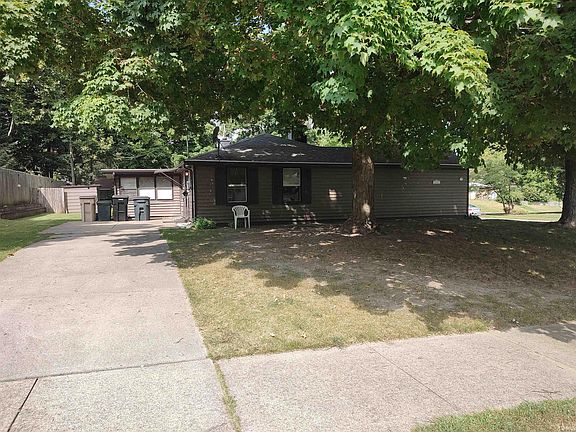 4th image of 2405 Sampson St
