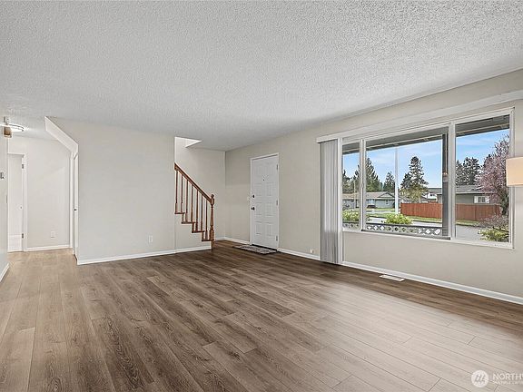 3rd image of 3214 Pike Street SE