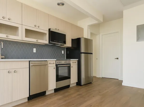 524 West 134th Street image 2 of 10