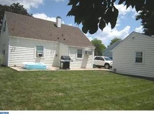 447 Manor Rd, Hatboro, PA 19040