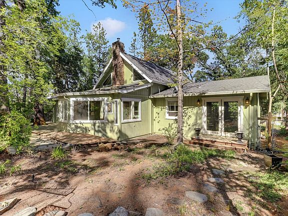 3rd image of 16800 Scott Way
