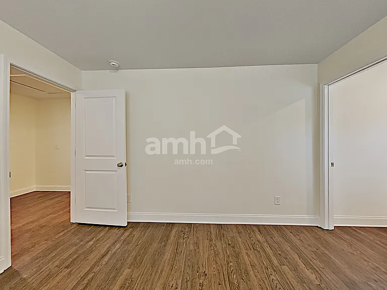 154 Lindridge Dr — Photo 13