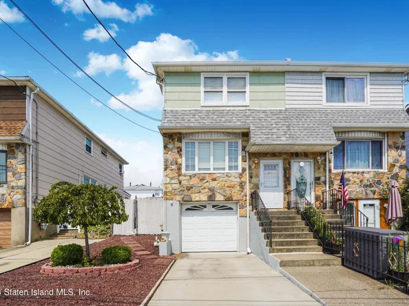 466 Drumgoole Rd W, Staten Island, NY 10312
